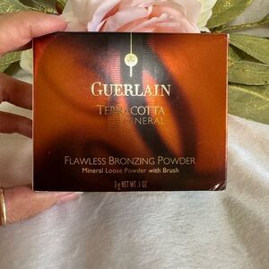 Guerlain TERRACOTTA MINERAL POUDRE BRONZANTE UNIFIANTE COLOR 01 LIGHT
